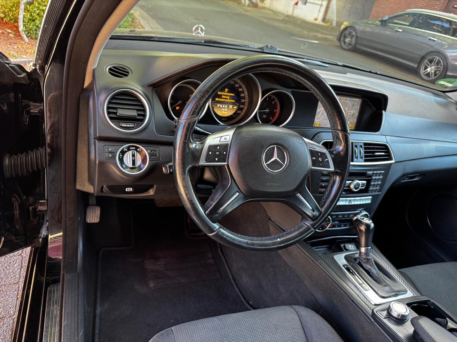 Mercedes-Benz C180 2011 — photo 7