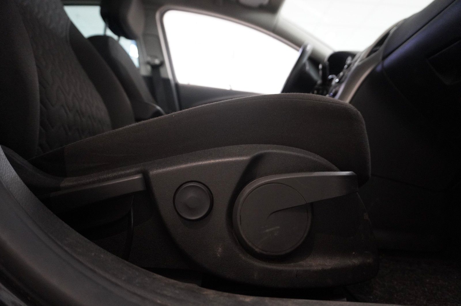 Fahrzeugabbildung Opel Astra J ST  2.0D ACTIVE SPORT/NEBEL/PDC/TEMP.