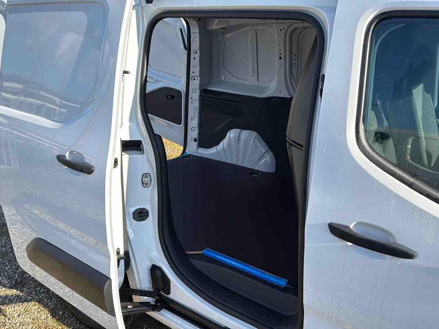 Fahrzeugabbildung Opel Combo-e Cargo Edition