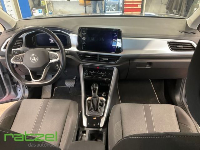 Fahrzeugabbildung Volkswagen T-Roc 1.5 TSI DSG Life LED ACC App Connect Digit