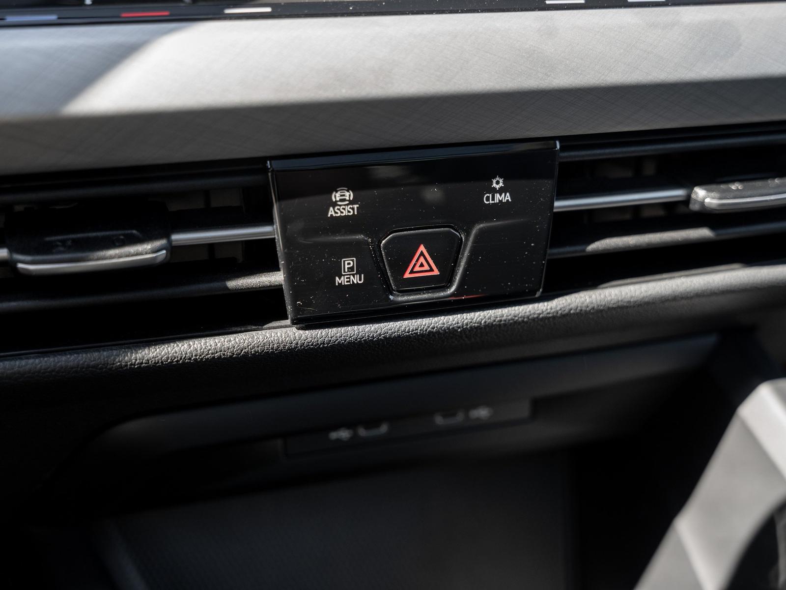 Volkswagen Golf VAR. VIII LIFE 2.0 TDI DSG Pano IQLight AHK, миниатюра 18