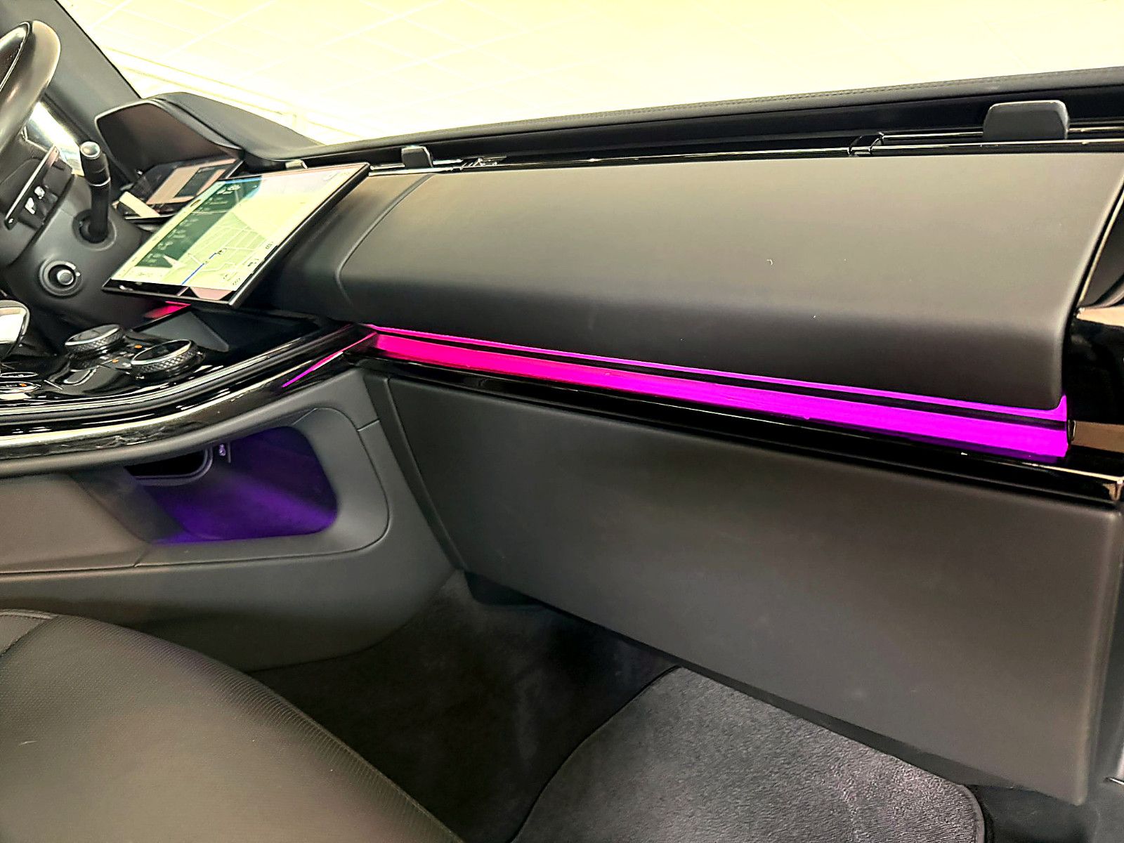 Fahrzeugabbildung Land Rover Range Rover Sport Dynamic SE/PANO/3D''KAMER/MERI