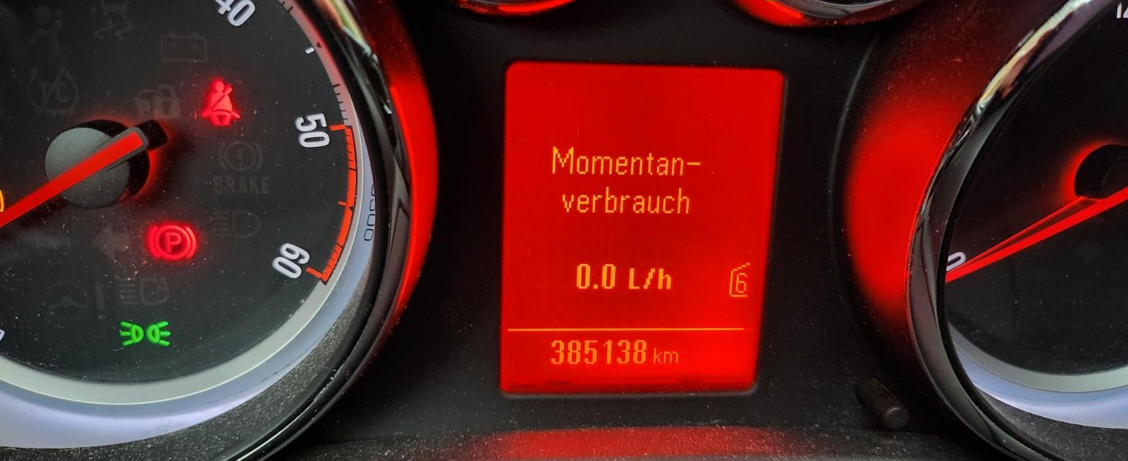Opel Astra 2012 — photo 8