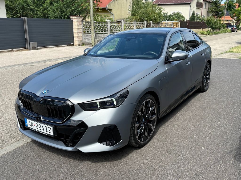BMW 550