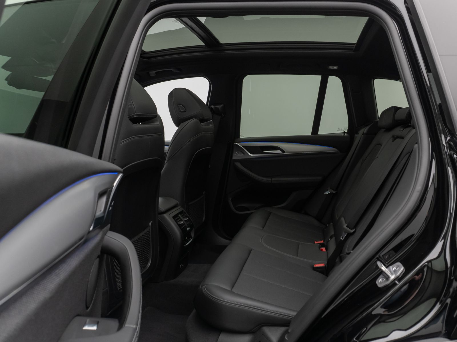 Fahrzeugabbildung BMW X3 xD20d xLine Panorama 360°DAB HiFi AHK Komfort
