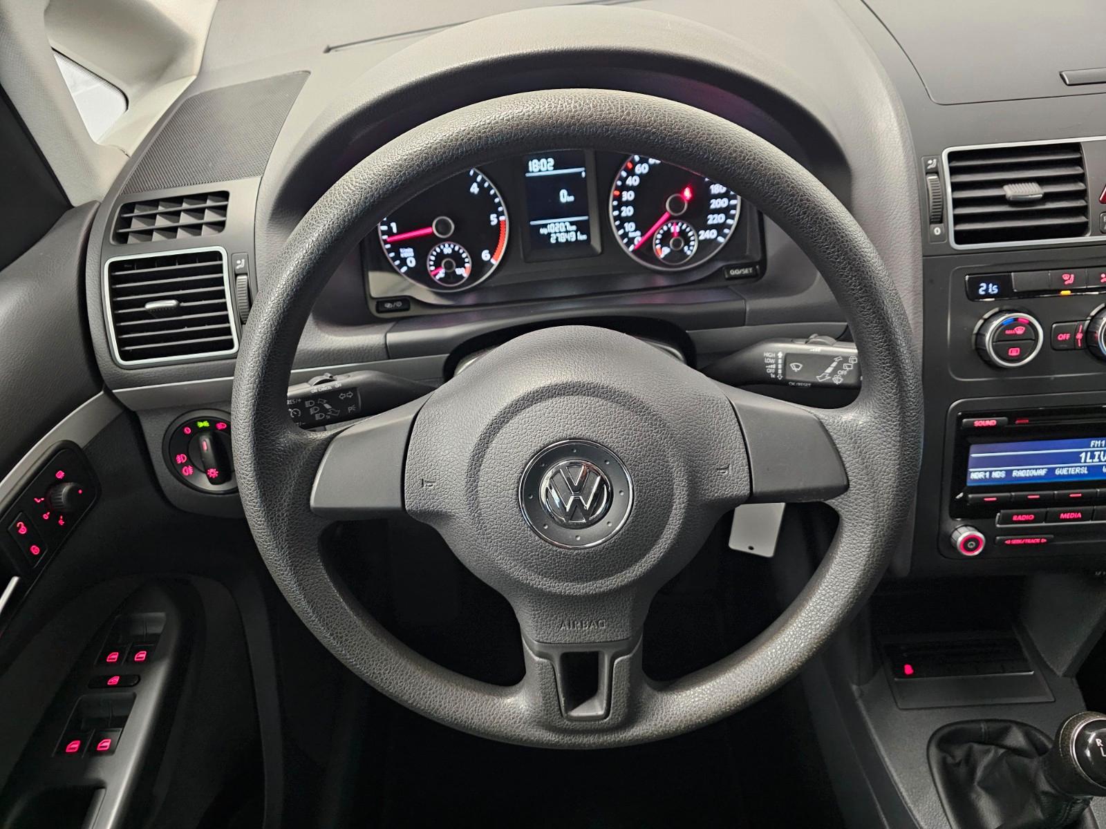 Volkswagen Touran 2013 — photo 14