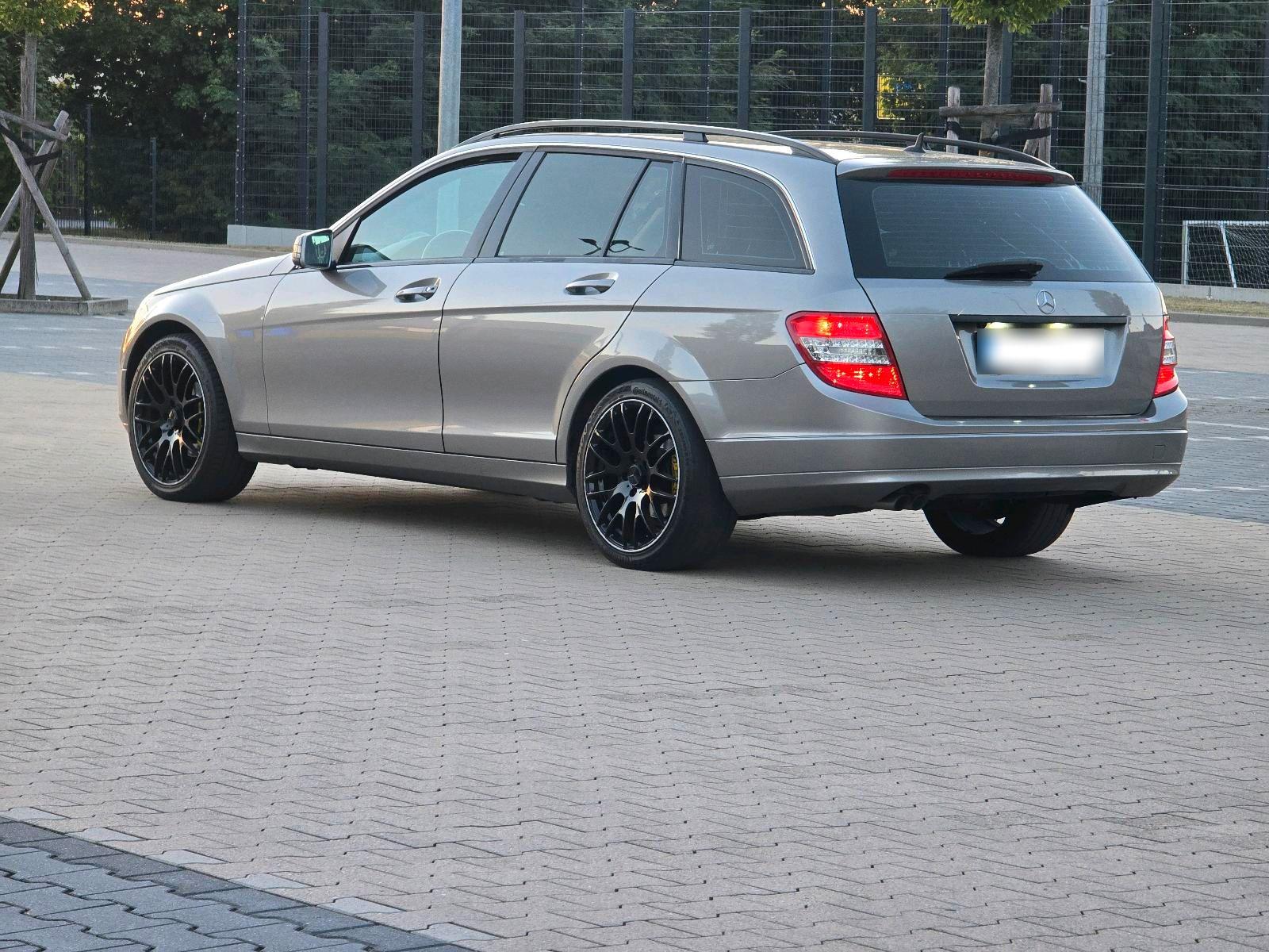 Mercedes-Benz C200 2009 — photo 15