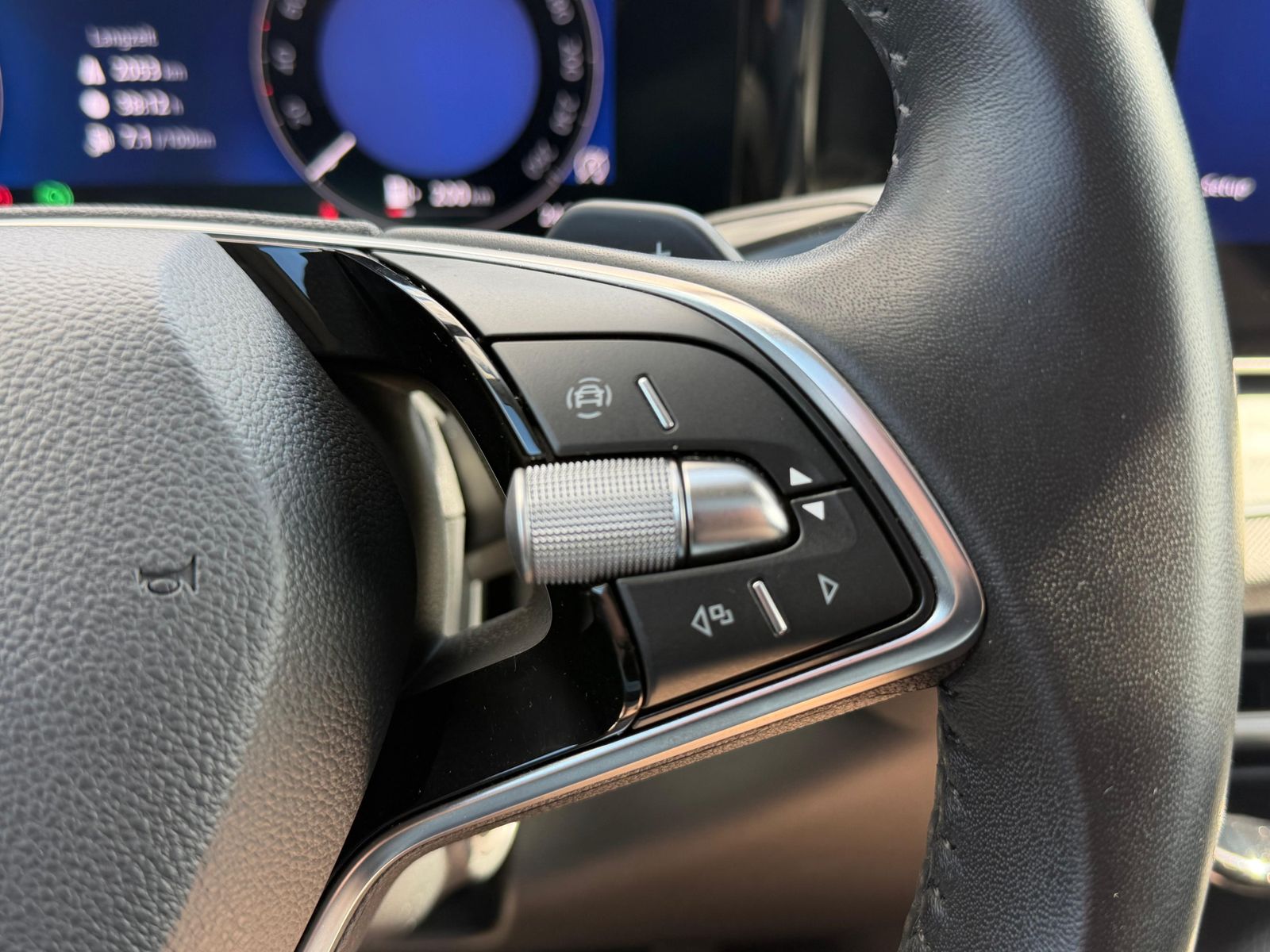 Illustration du véhicule SKODA Kodiaq 2.0 TDI 4x4 Selec PANO*AHK*MATRIX*StandH.