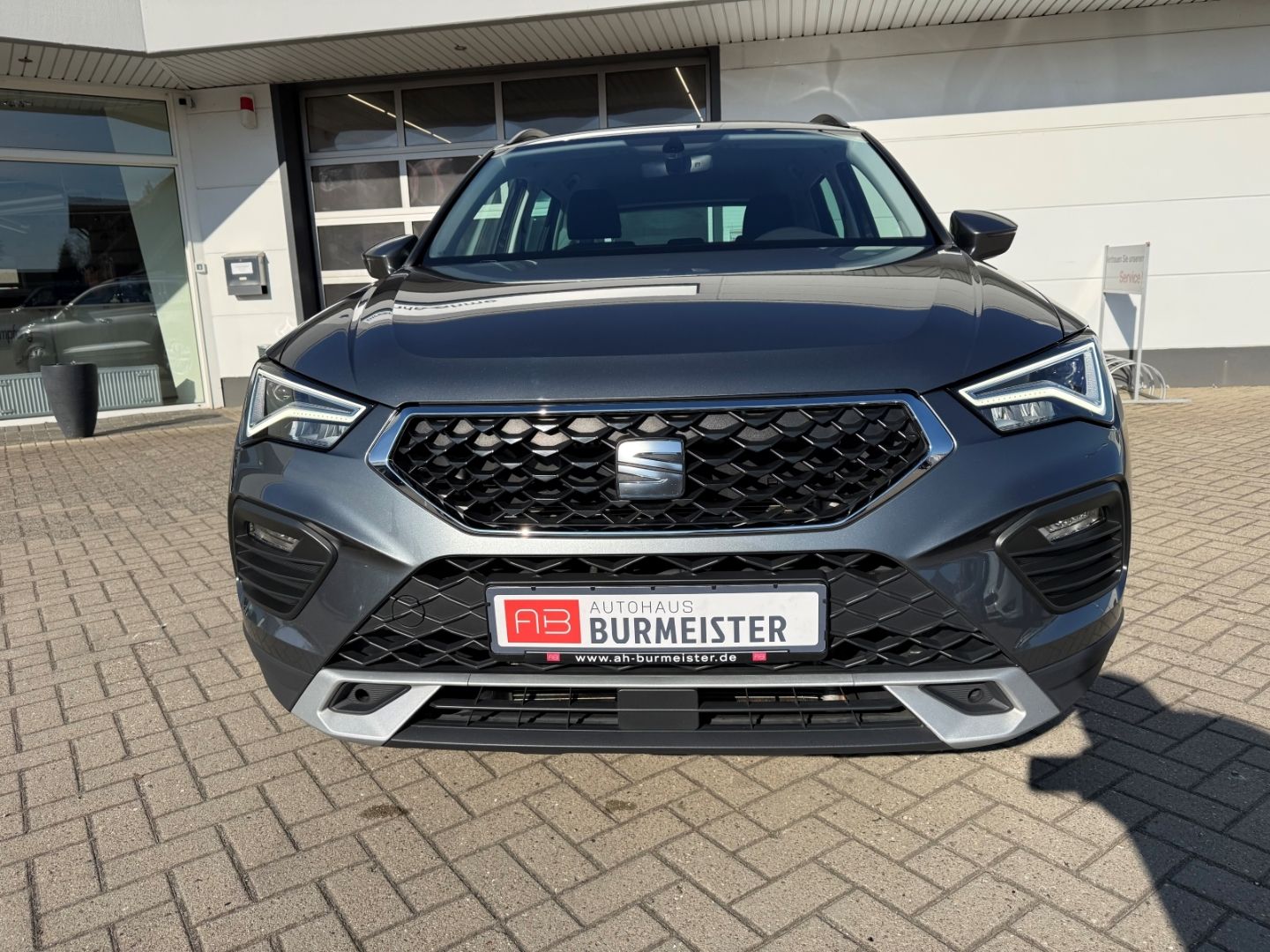 Fahrzeugabbildung SEAT Ateca Style Digitales Cockpit LED Navi AHK RFK D