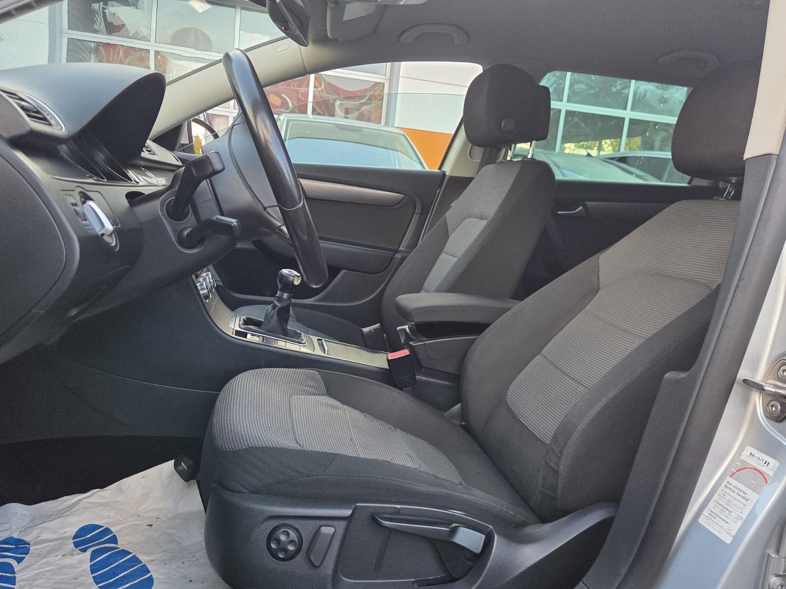 Volkswagen Passat 2012 — photo 11