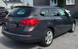 Opel Astra J Sports Tourer Style SHZ+WKR+BT+PDC+AC+TM - Opel Astra Style mit Benzin-Antrieb