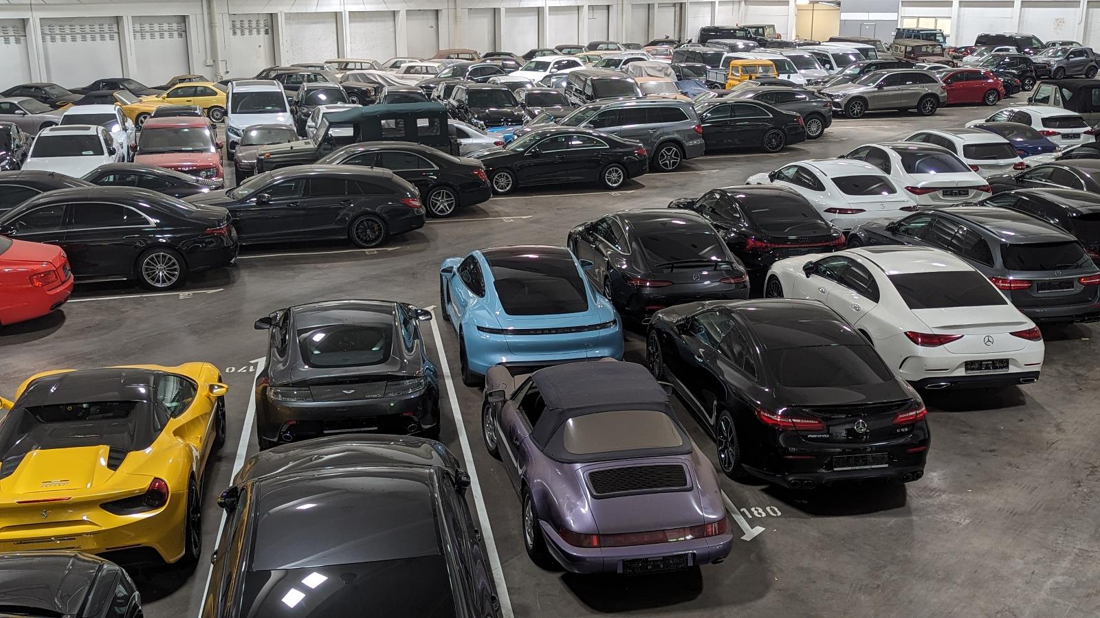 showroom-image-top