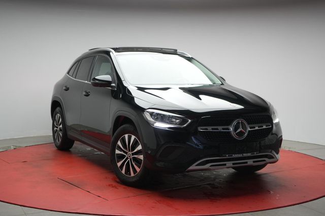 Mercedes-Benz GLA 200 7G-DCT Style Navi/Temp/Kamera/Pano/Wide/