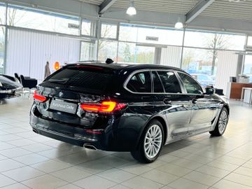 Fahrzeugabbildung BMW 530e xDr Tuor AHK Pano ACC HUD D/K Laserlicht