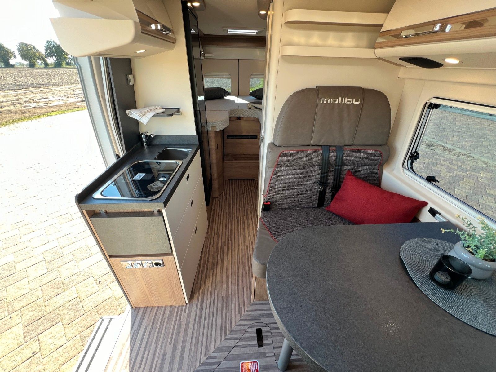 Fahrzeugabbildung Malibu Van Comfort Coupe 640 LE großer Kühlschrank