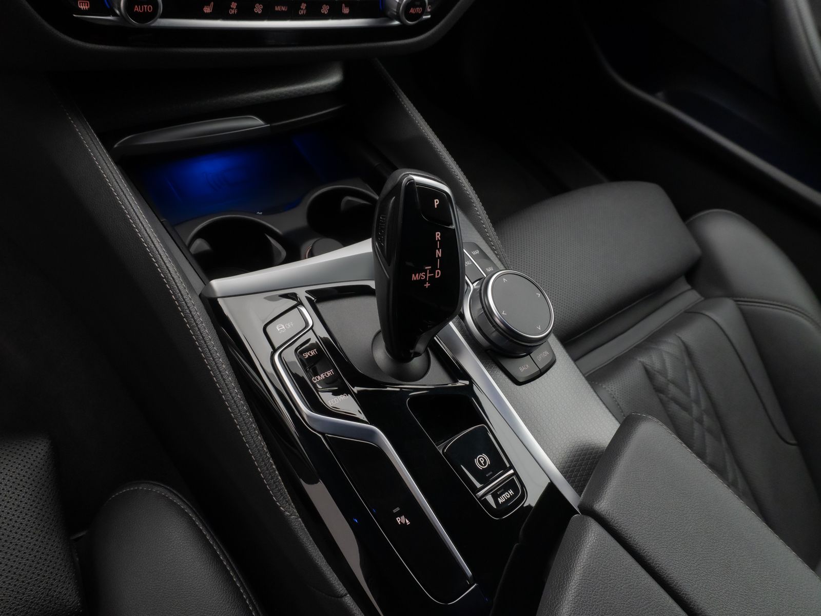 Fahrzeugabbildung BMW 530d M Sport Laser HUD DAB Komfort Alarm 18Zoll