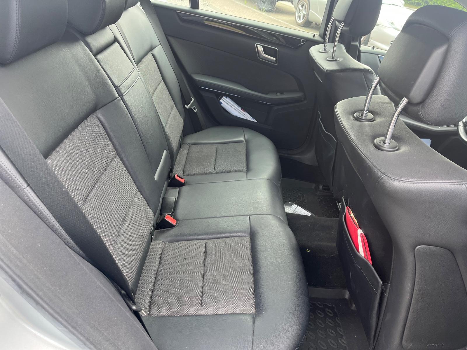 Mercedes-Benz E300 2011 — photo 9