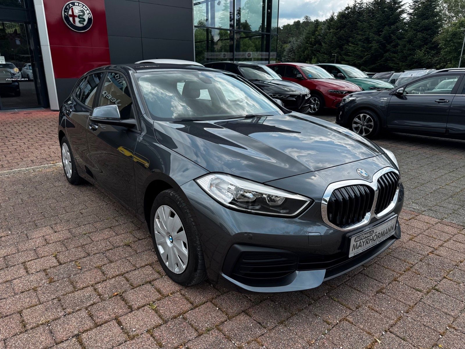 Fahrzeugabbildung BMW 116 Baureihe 1 Lim. 116 i Sitzheizung USB