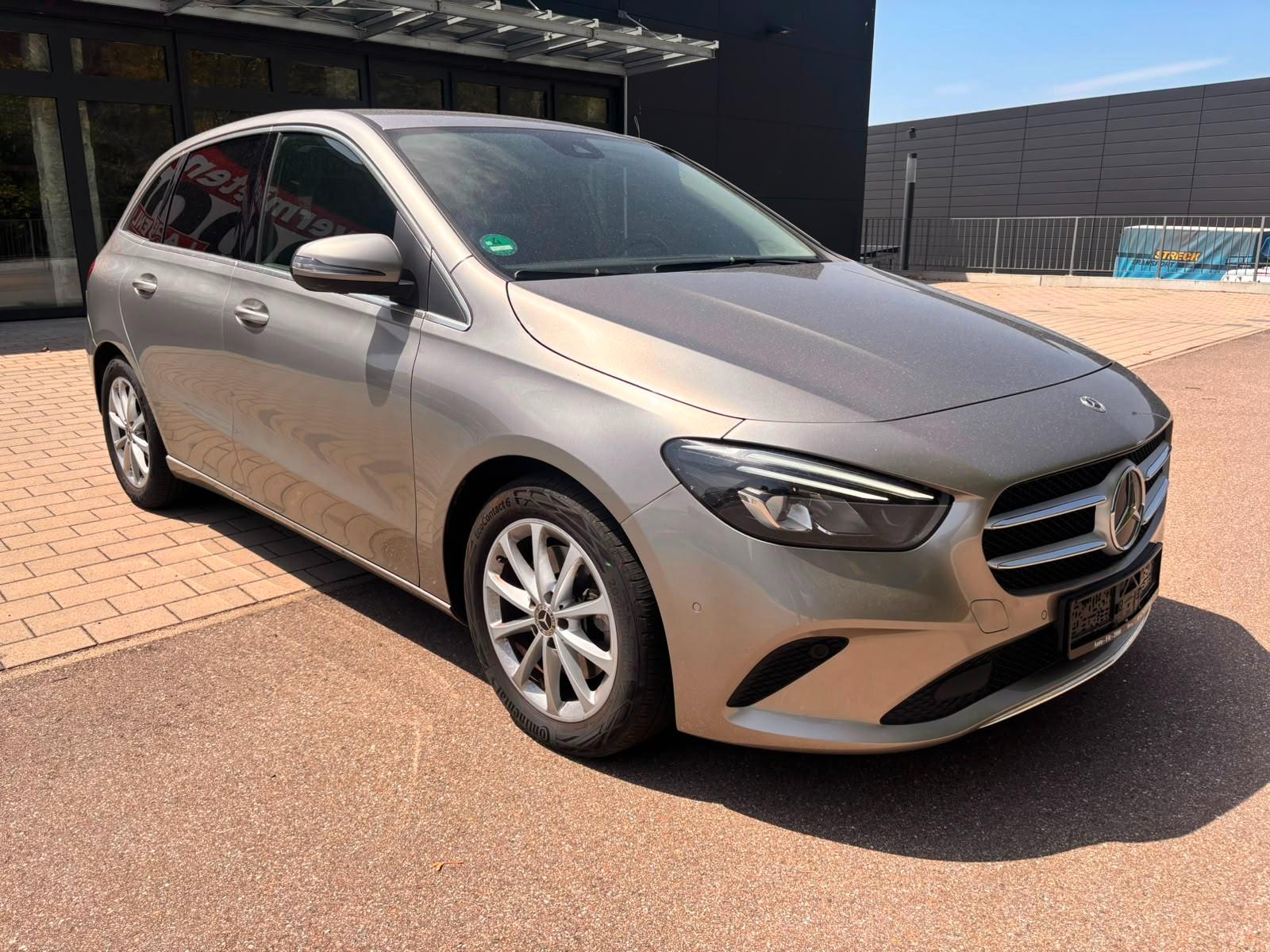 Mercedes-Benz B 220 B B 220 d