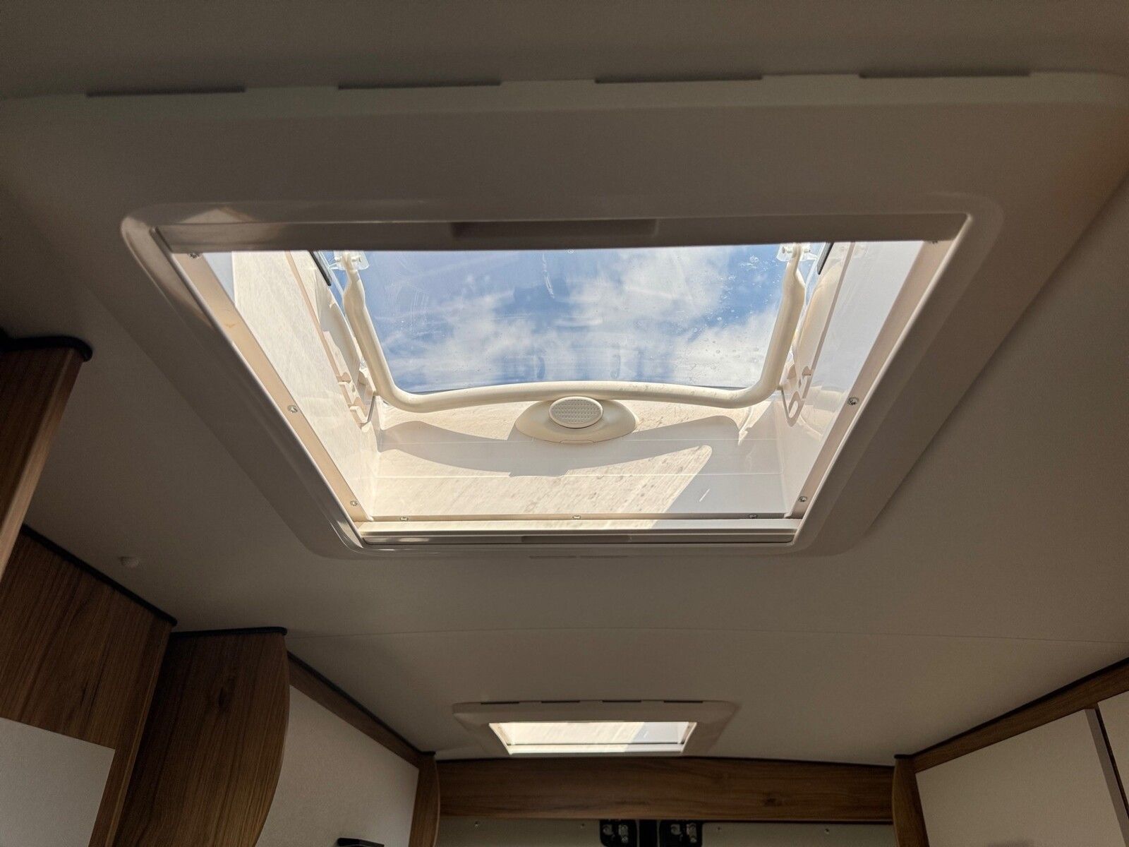 Fahrzeugabbildung Karmann Dexter DE 600 Concept Paket