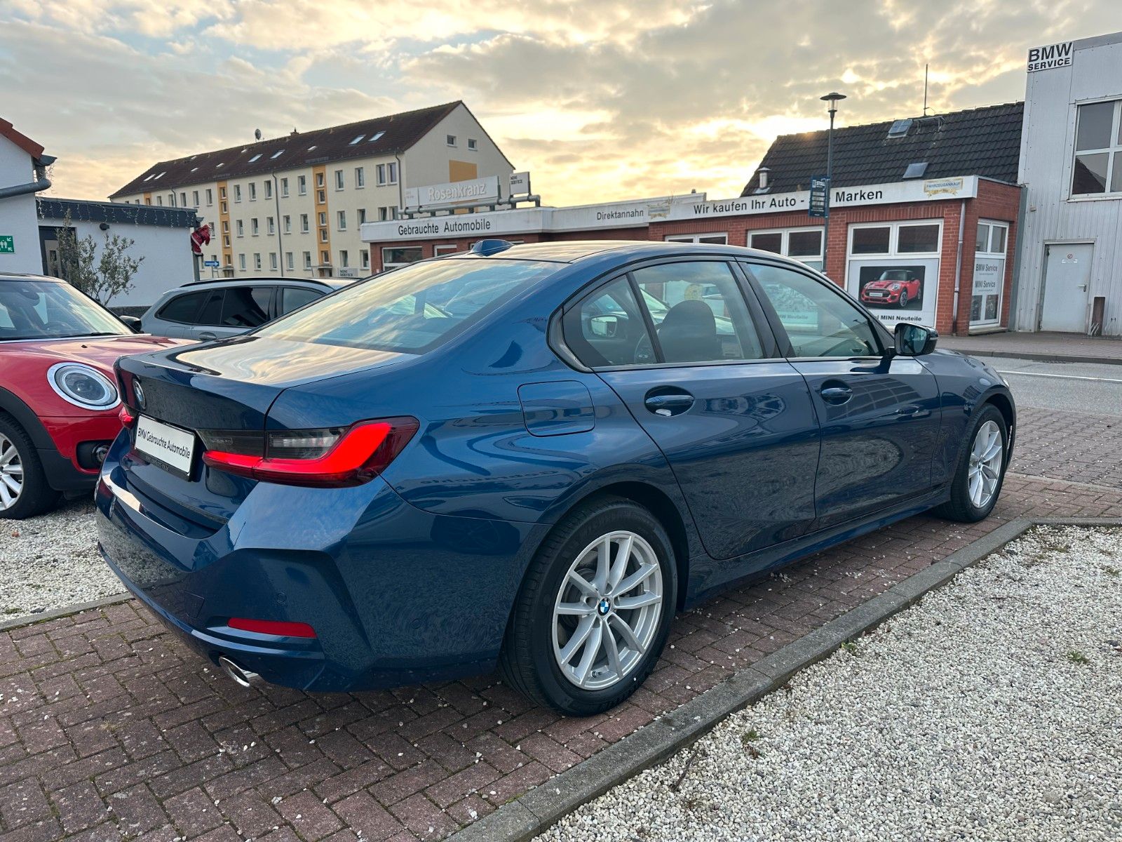 BMW 318 i*ADAPT. LED*360°*DAB* foto 2
