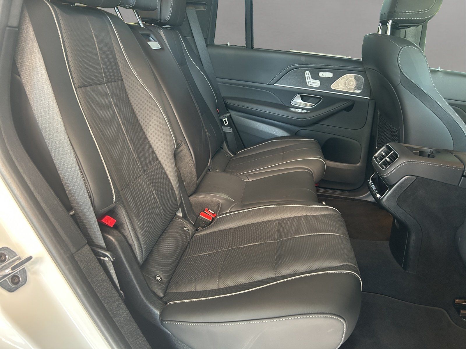 Fahrzeugabbildung Mercedes-Benz GLS450d AMG Prem+ DISTR Standh AHK Massage 6xSHZ