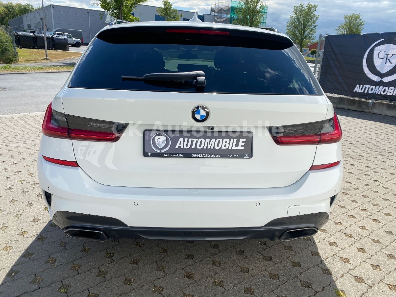 Fahrzeugabbildung BMW M340i Touring xDrive/Navi/HeadUP/Pano/360°