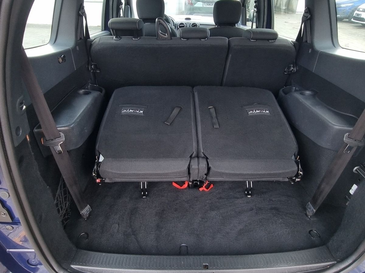 Fahrzeugabbildung Dacia Lodgy Comfort SCe 100 7-Sitzer