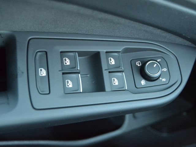 Golf VIII 1.5 eTSI DSG Style AHK/17-ZOLL/LED/BUS