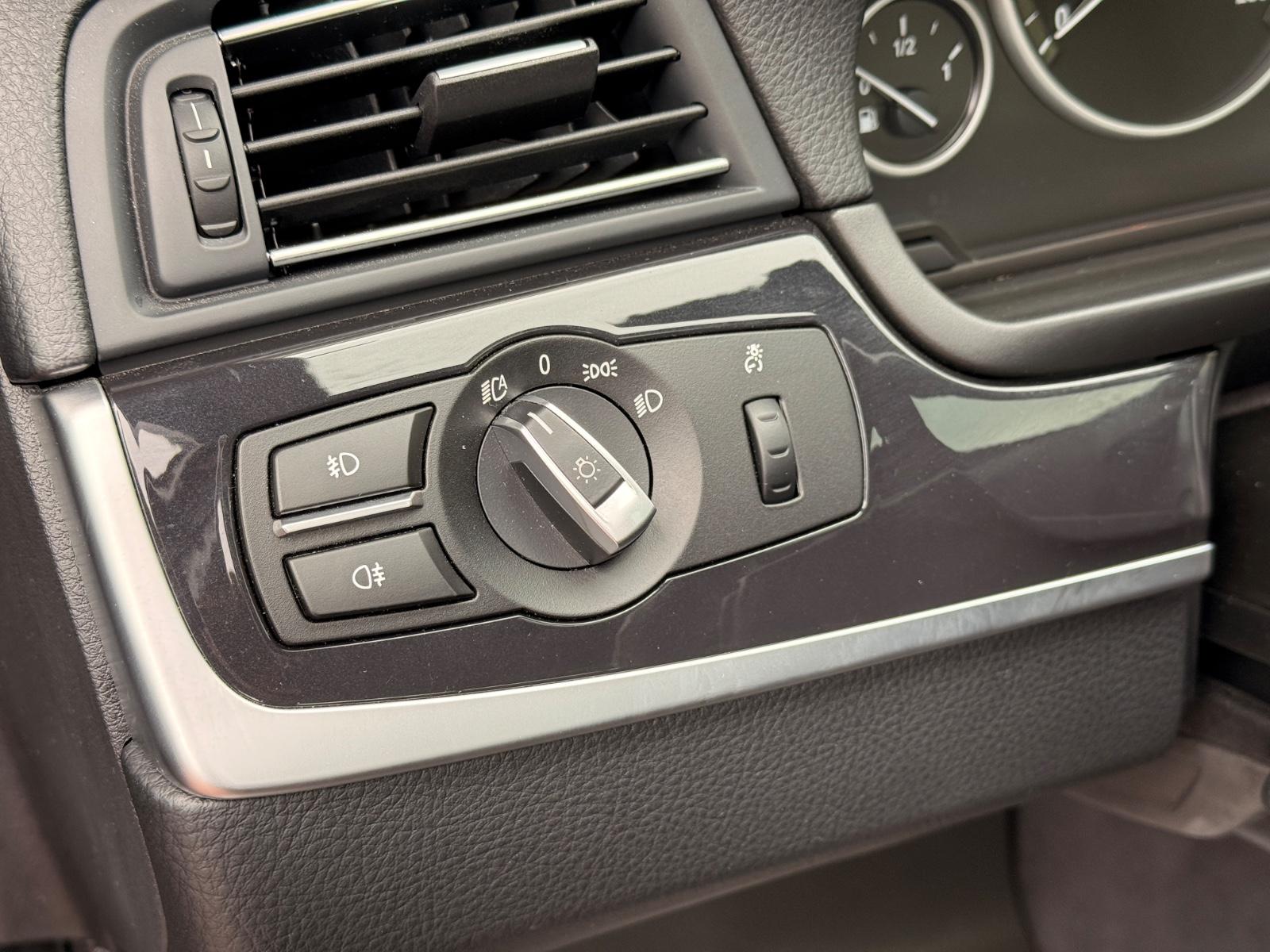 BMW 520i Limousine 1HA*SCHIEBDACH*KAMERA*WENIGKM*TÜV