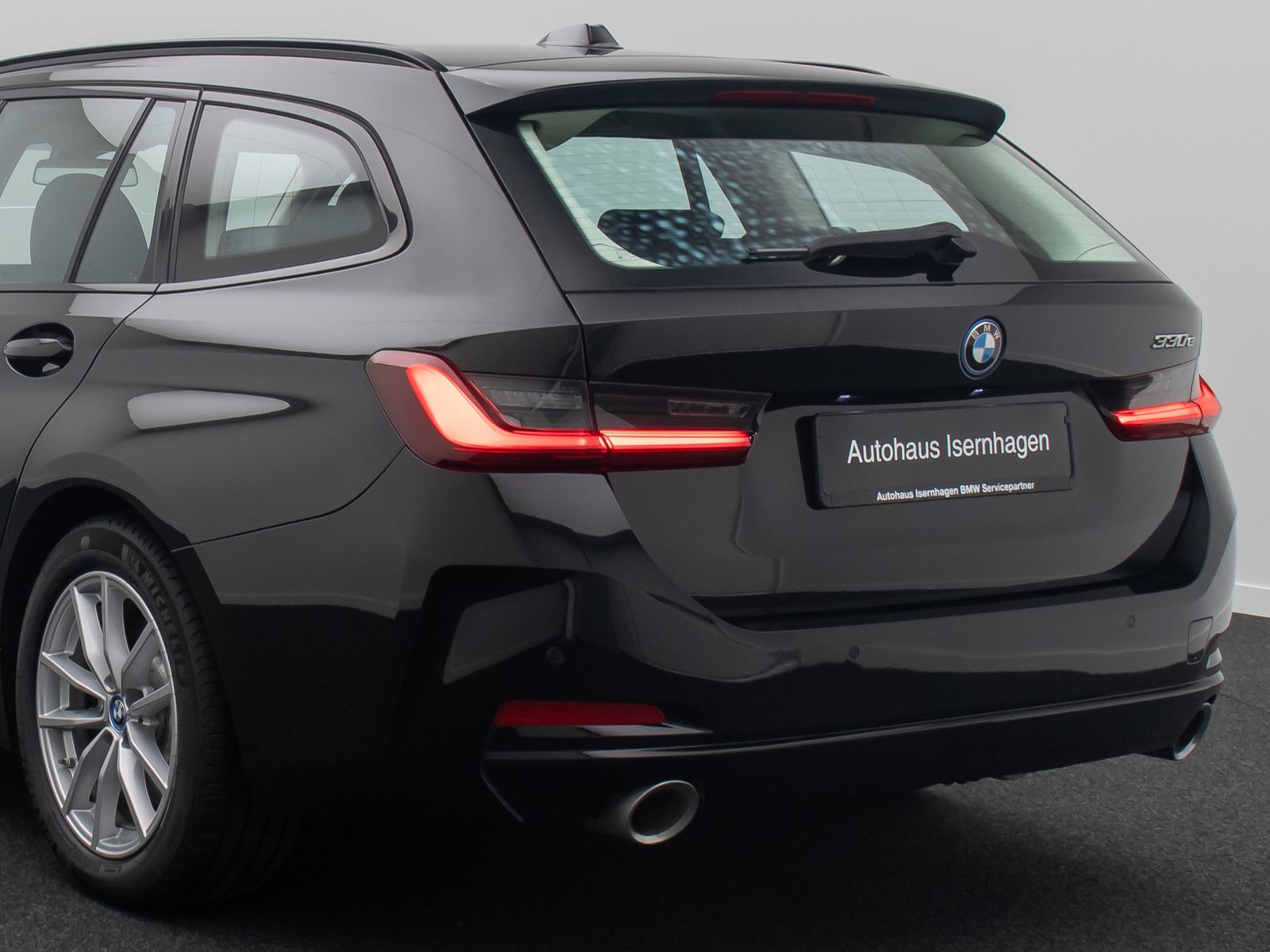 Fahrzeugabbildung BMW 330e WidscreenDispl AHK DAB Leder Sport Stop&Go