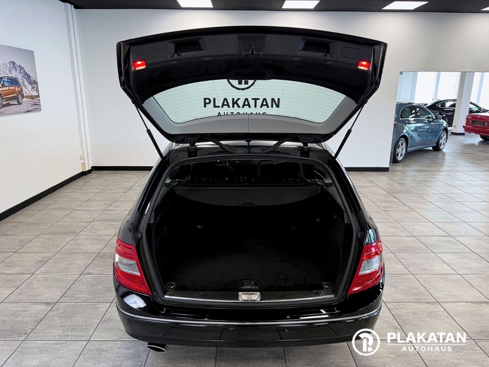 Fahrzeugabbildung Mercedes-Benz C 200 Kompressor Navi, Parksensoren, Service Neu