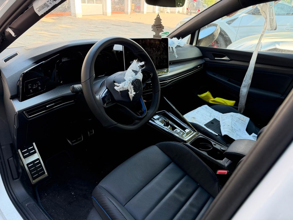 VW Golf VIII R/PERFORMANCE/IQ LIGHT/NAPPA VW Golf VIII R/PERFORMANCE/IQ LIGHT/NAPPA