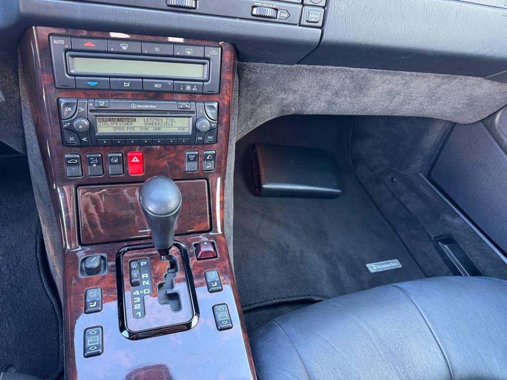 Mercedes-Benz SL 320