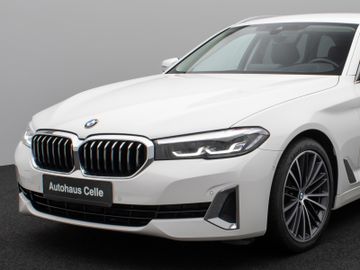 Fahrzeugabbildung BMW 520d Luxury Line Kamera HUD DAB AHK Alarm 19Zoll