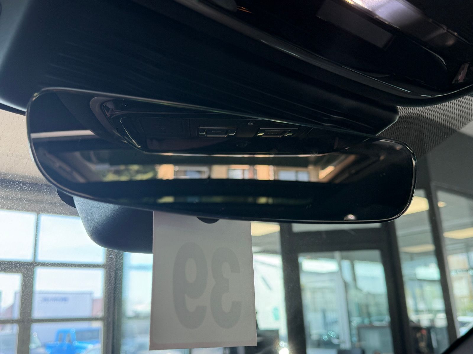Fahrzeugabbildung Land Rover Range Rover Velar/R-DYNAMIC/PANO/HEAD-UP/ACC