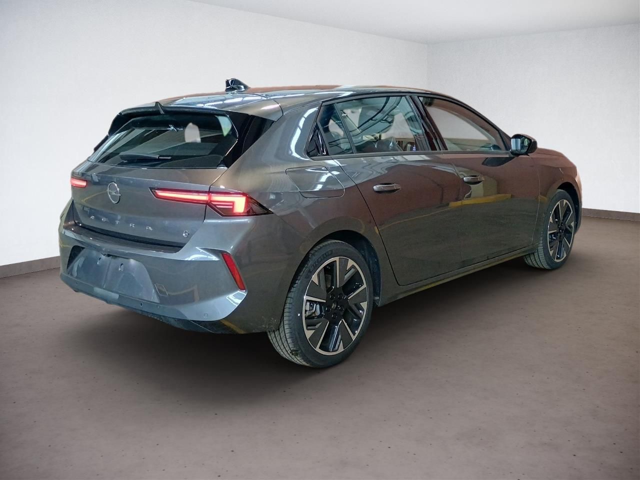Fahrzeugabbildung Opel Astra L Edition Electric 115KW