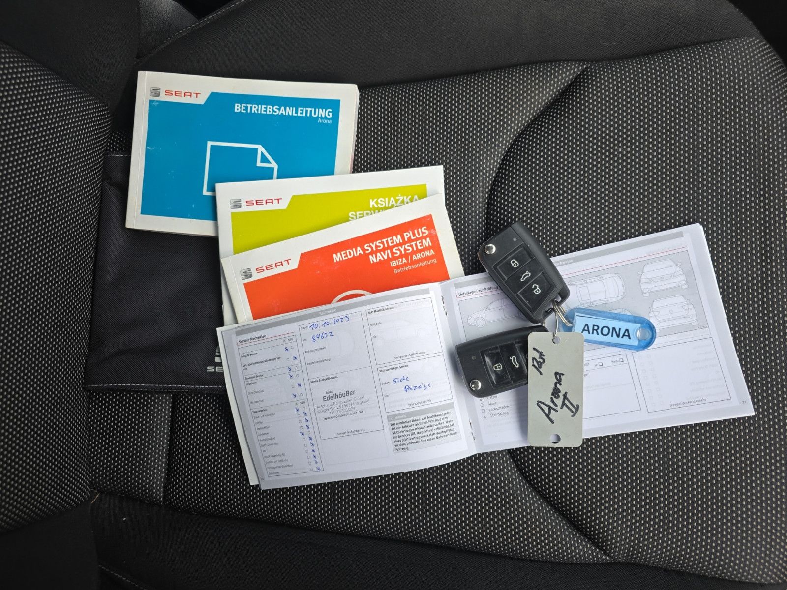 Fahrzeugabbildung SEAT Arona Xcellence*Navigationssystem AHK PDC SiTZHE