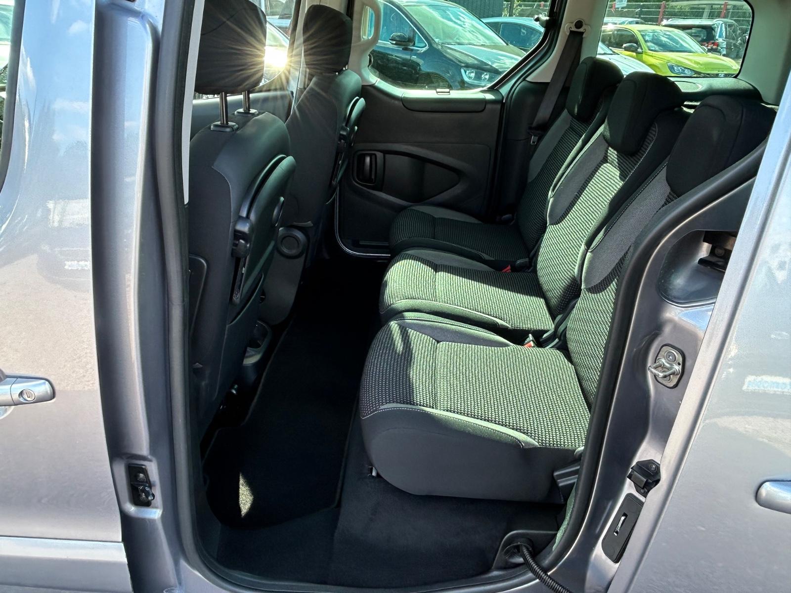 Peugeot Partner Tepee Allure 1.6 HDi *Panorama*Kamera*E6