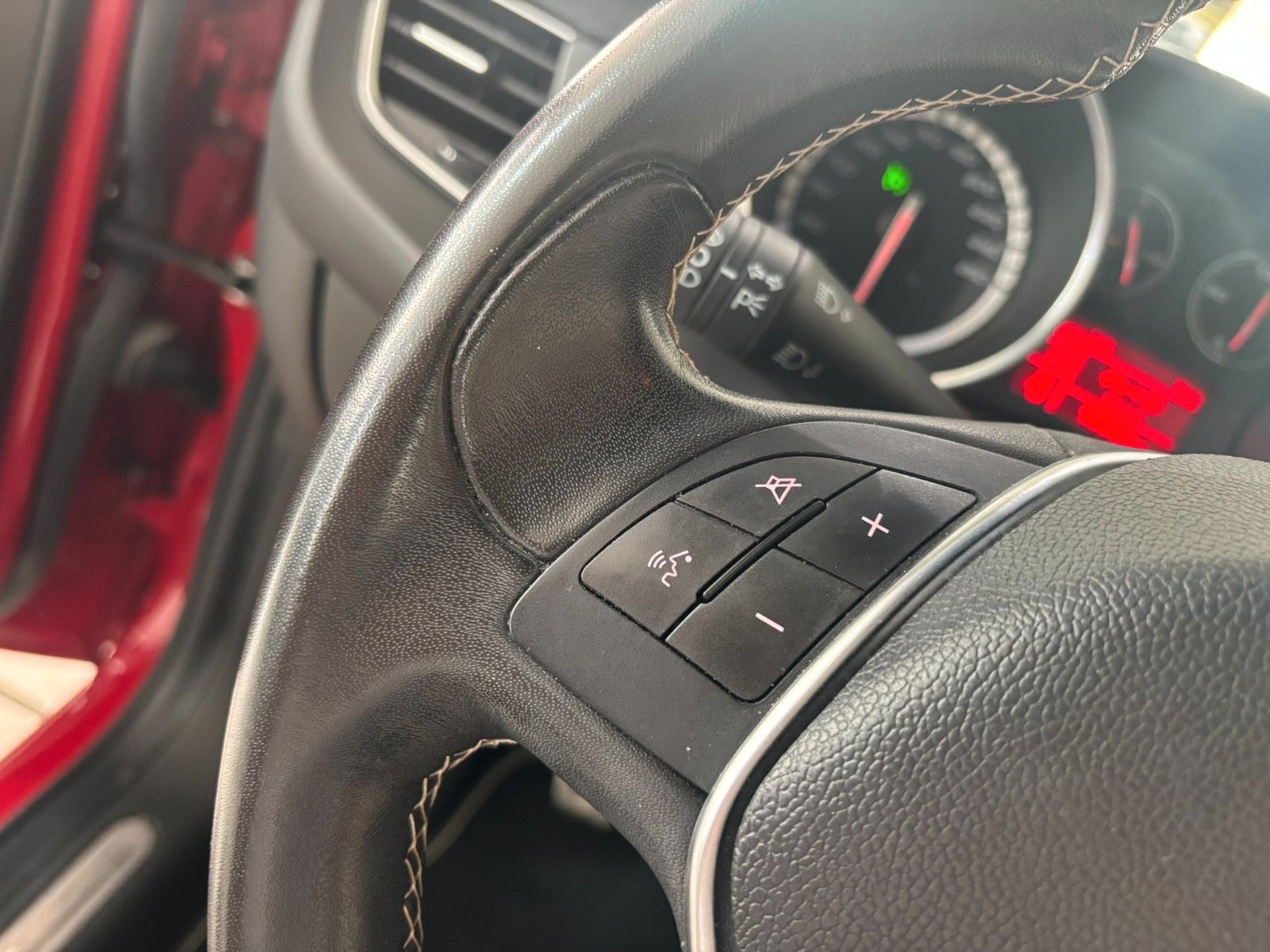 Fahrzeugabbildung Alfa Romeo Giulietta Turismo 1.4 QV-LINE NAVI/LEDER/PDC/TEM