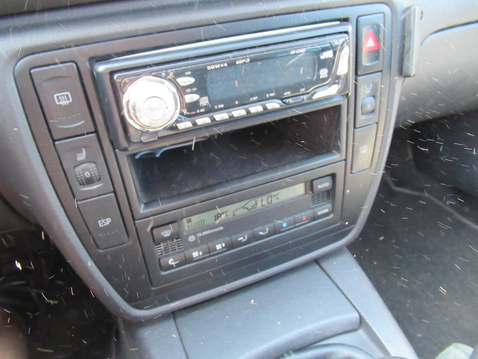 Volkswagen Passat 2005 — photo 10