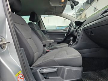 Volkswagen Golf - 9