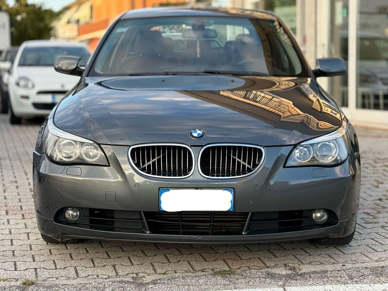 BMW 525 2006 — rear view