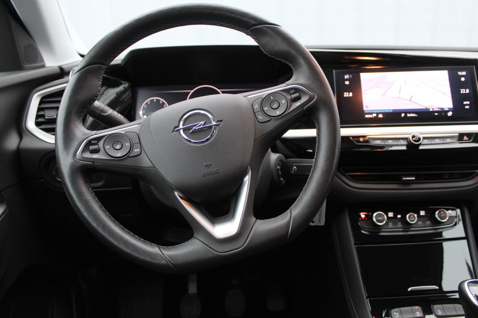 Fahrzeugabbildung Opel Grandland Elegance Navi*AHK*Intellilux