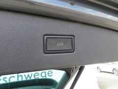 VW Tiguan 2.0 TDI R-Line 4M Matrix Nav Ahk Sport-Pa VW Tiguan 2.0 TDI R-Line 4M Matrix Nav Ahk Sport-Pa