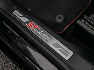 Ford Kuga PHEV ST-Line X HUD AHK El. Panodach Navi