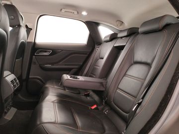 Jaguar F-Pace - 11
