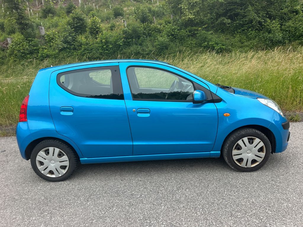 Nissan Pixo
