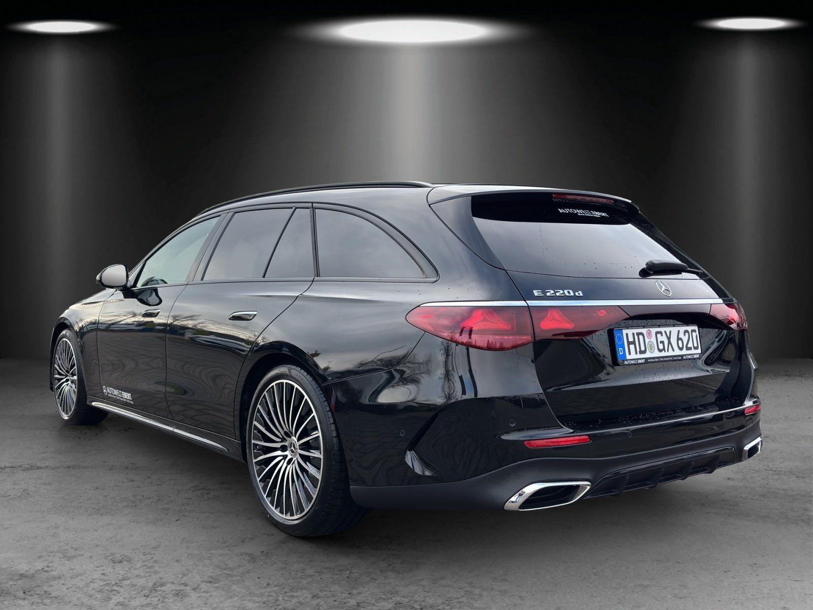Fahrzeugabbildung Mercedes-Benz E 220 d T  AMG 360° DigLight Burm Pano Sitzklima