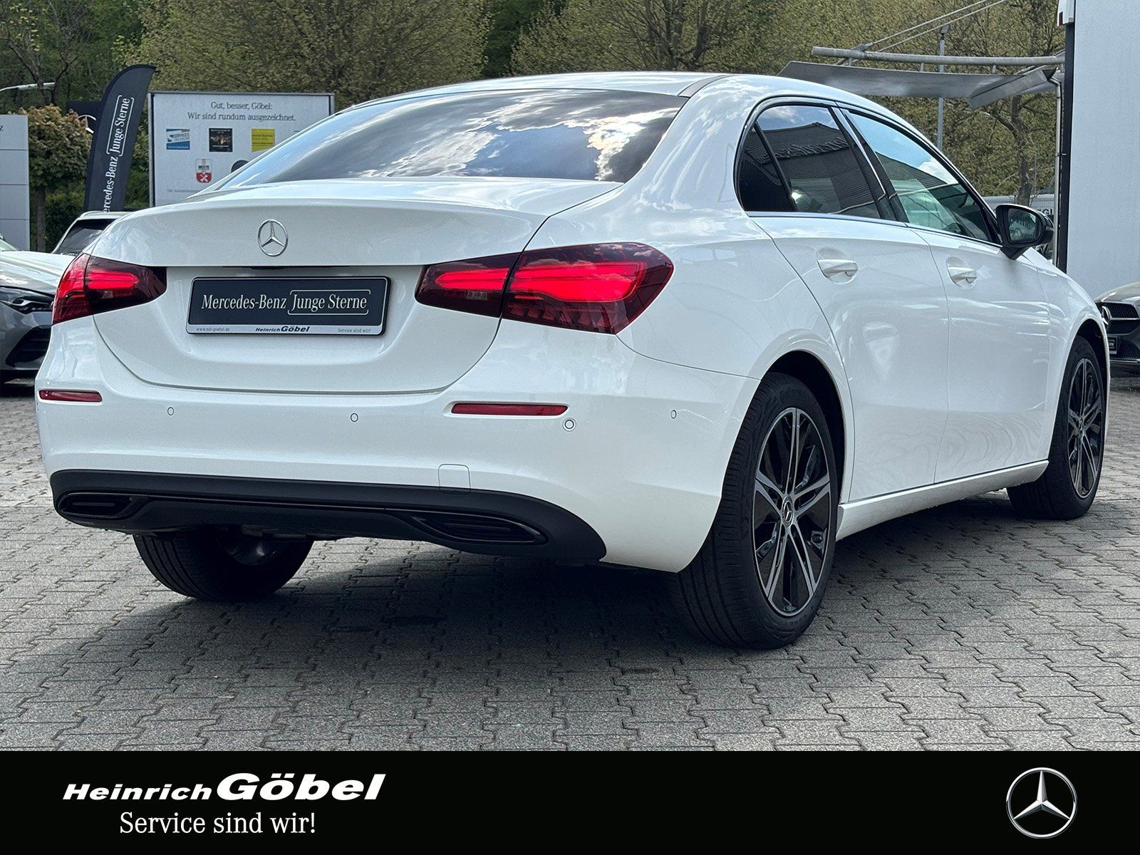 Fahrzeugabbildung Mercedes-Benz A 180 L PROGRESSIVE*APPLE-CARPLAY*KAMERA*NIGHTP*